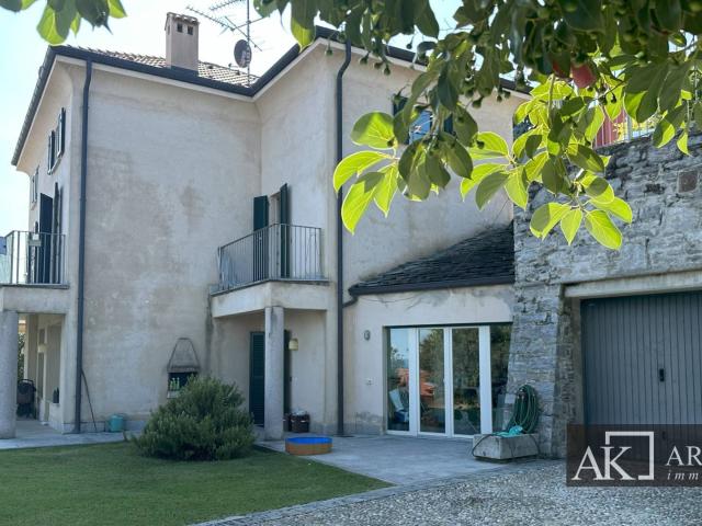 Villa Indipendente in affitto a Piemonte, Novara