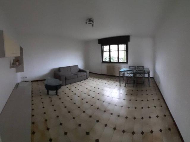 Villa Indipendente in affitto a Melegnano, Lombardia