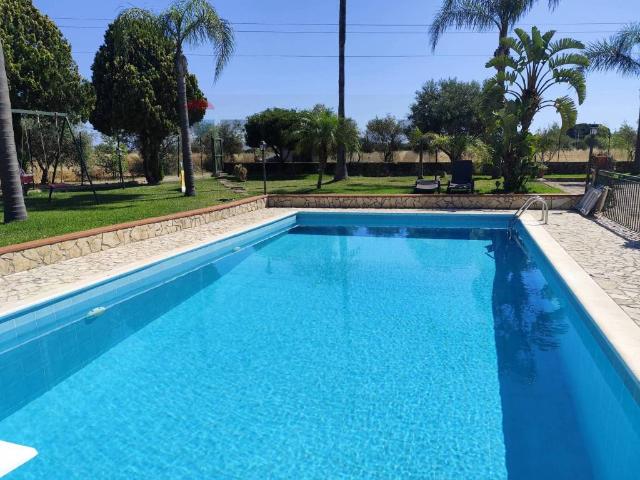 Villa Indipendente in affitto a Melilli, Sicilia