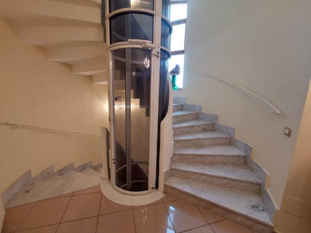 Villa Indipendente in affitto a Mercato San Severino, Campania