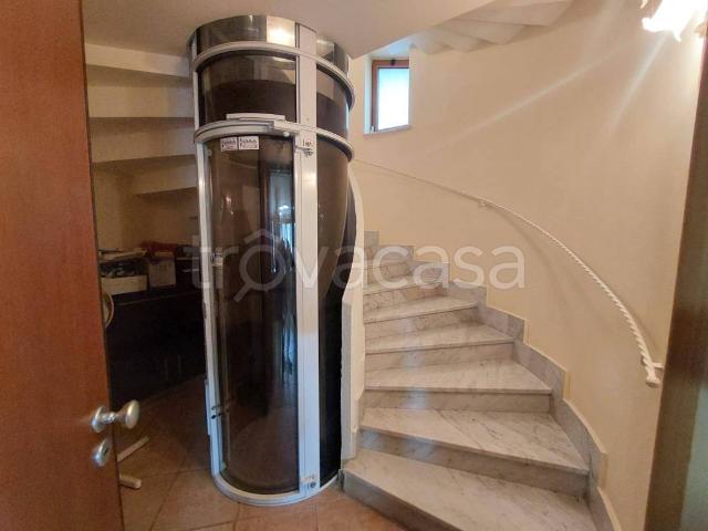 Villa Indipendente in affitto a Mercato San Severino, Campania