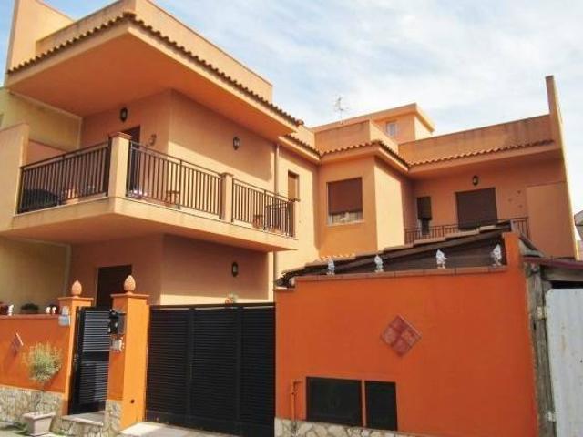 Villa Indipendente in affitto a Mortelle, Messina