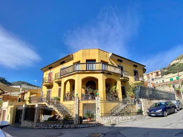 Villa Indipendente in affitto a III Circoscrizione, Messina