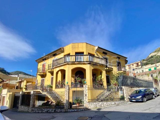 Villa Indipendente in affitto a III Circoscrizione, Messina