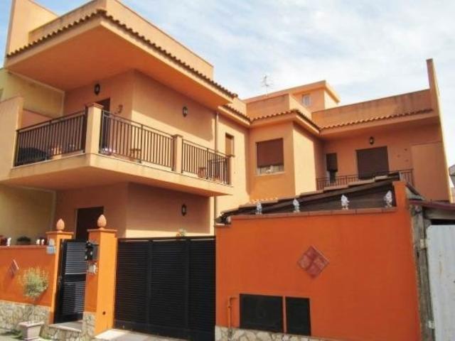 Villa Indipendente in affitto a Mortelle, Messina