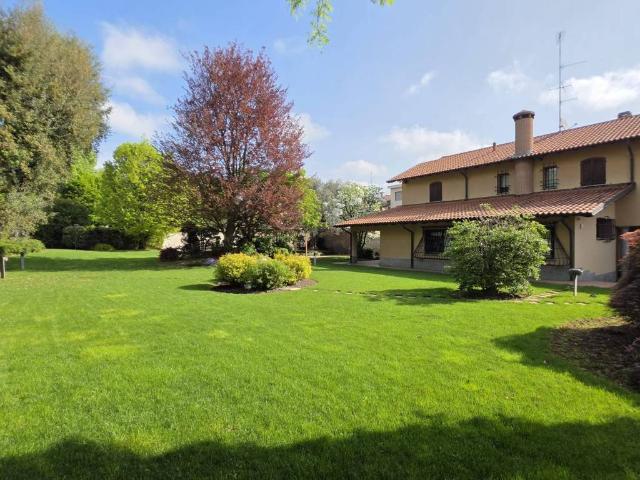 Villa Indipendente in affitto a Municipio 8 di Milano, Milano