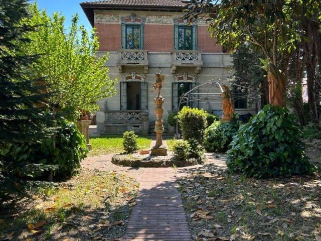 Villa Indipendente in affitto a Municipio 4, Milano