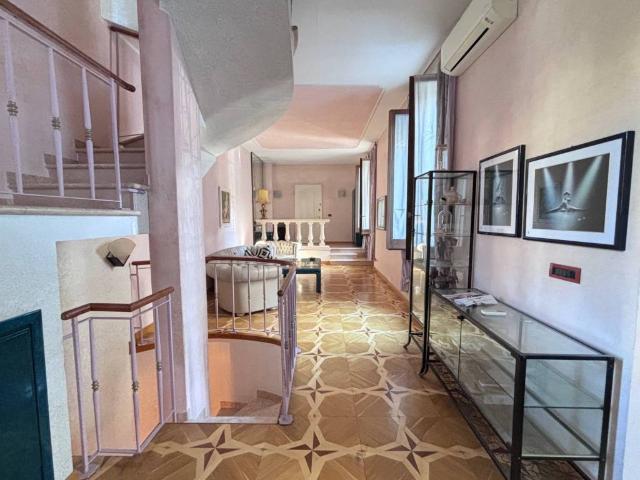 Villa Indipendente in affitto a Milano