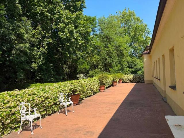 Villa Indipendente in affitto a Municipio 9, Milano