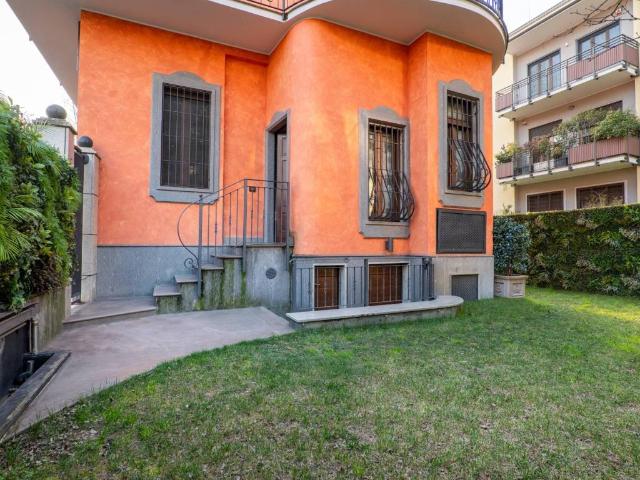 Villa Indipendente in affitto a Municipio 8 di Milano, Milano
