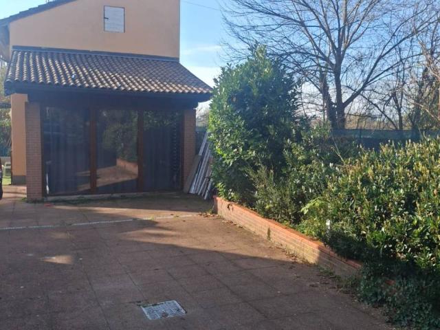 Villa Indipendente in affitto a Stadera, Milano