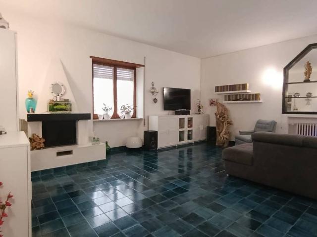 Villa Indipendente in affitto a Scauri, Minturno