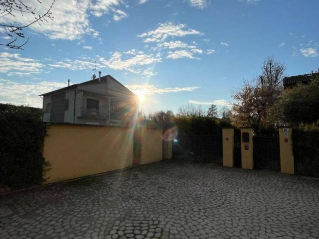 Villa Indipendente in affitto a Buon Pastore-Sant'Agnese-San Damaso, Modena