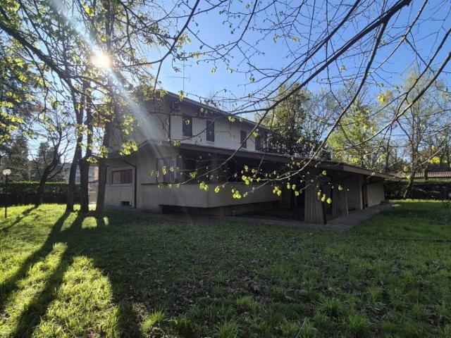 Villa Indipendente in affitto a San Faustino-Madonnina-Quattroville, Modena
