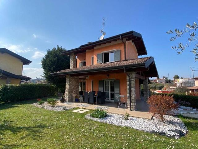 Villa Indipendente in affitto a Moniga Del Garda, Lombardia