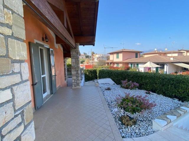 Villa Indipendente in affitto a Moniga Del Garda, Lombardia