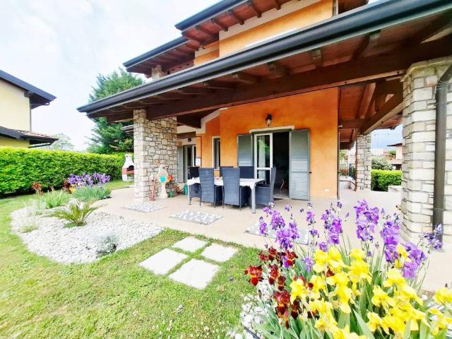 Villa Indipendente in affitto a Moniga Del Garda, Lombardia