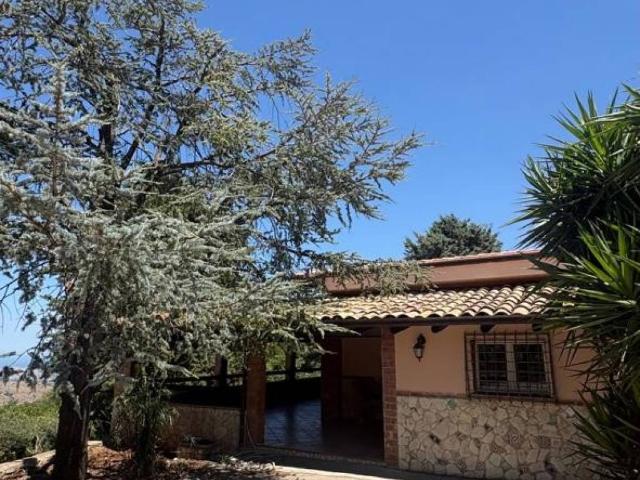 Villa Indipendente in affitto a Villaggio Santa Rosalia, Monreale