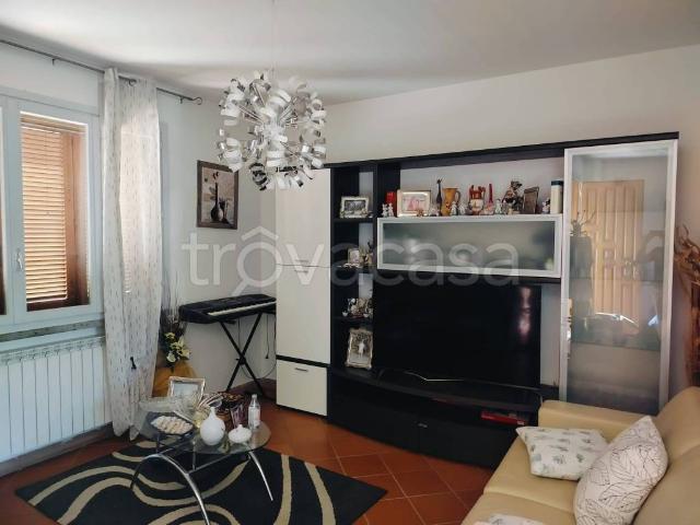 Villa Indipendente in affitto a Montale Alto, Montale