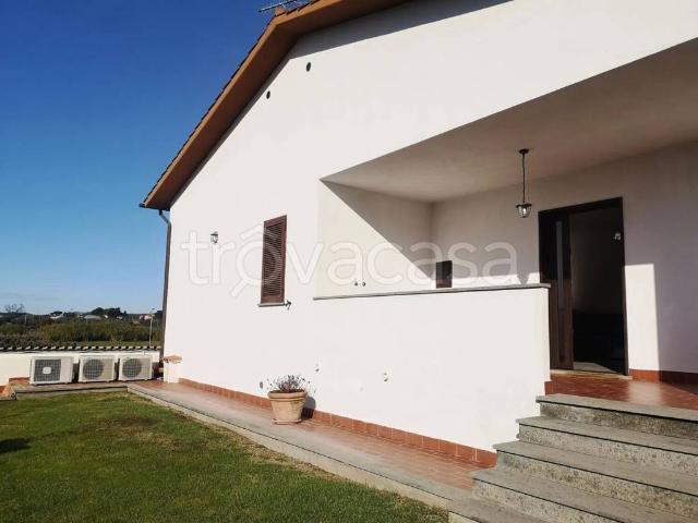 Villa Indipendente in affitto a Fabbreria, Campello Sul Clitunno