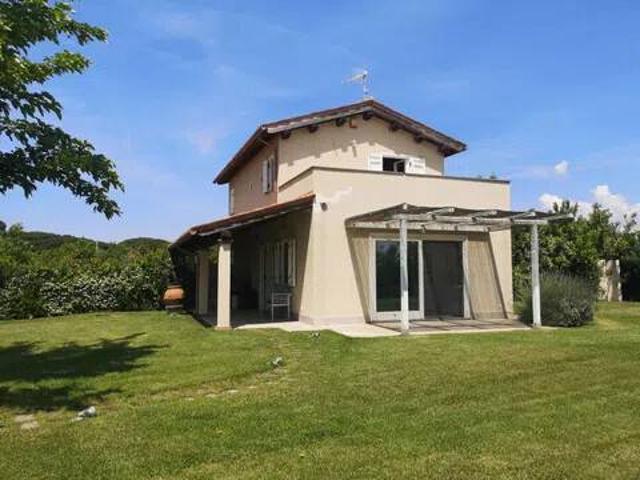 Villa Indipendente in affitto a Montalto Di Castro, Lazio