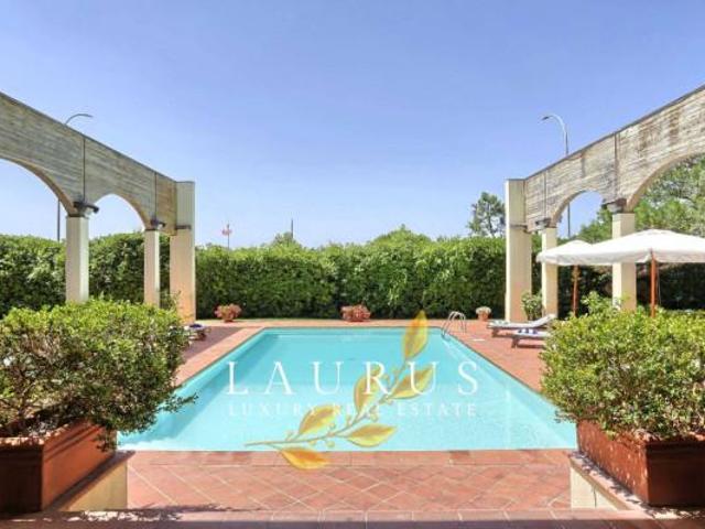Villa Indipendente in affitto a Montignoso, Toscana