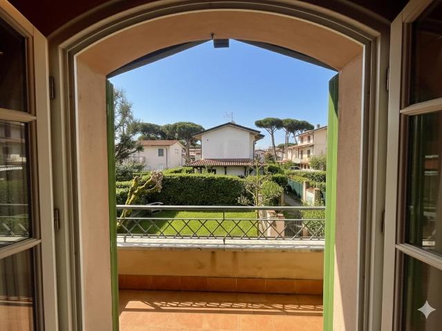 Villa Indipendente in affitto a Montignoso, Toscana
