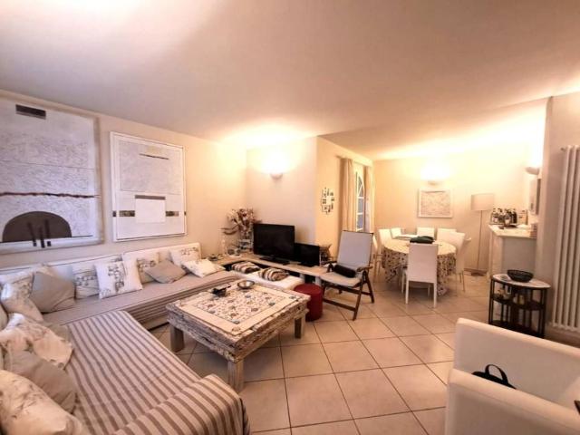 Villa Indipendente in affitto a Montignoso, Toscana