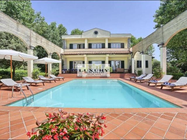 Villa Indipendente in affitto a Montignoso, Toscana