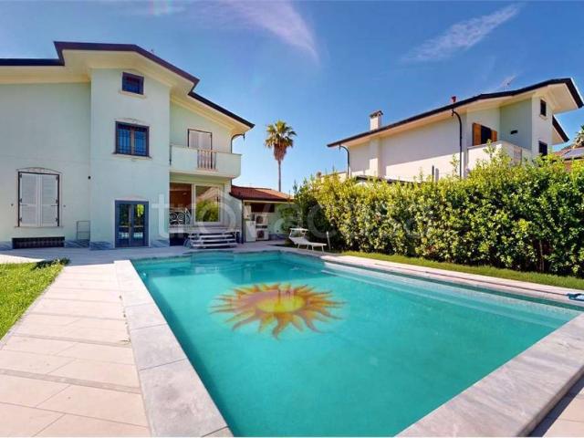 Villa Indipendente in affitto a Montignoso, Toscana