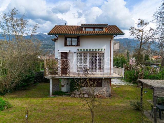 Villa Indipendente in affitto a Montignoso, Toscana