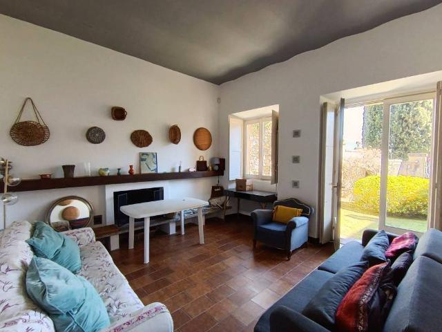 Villa Indipendente in affitto a Campiedi, Dongo