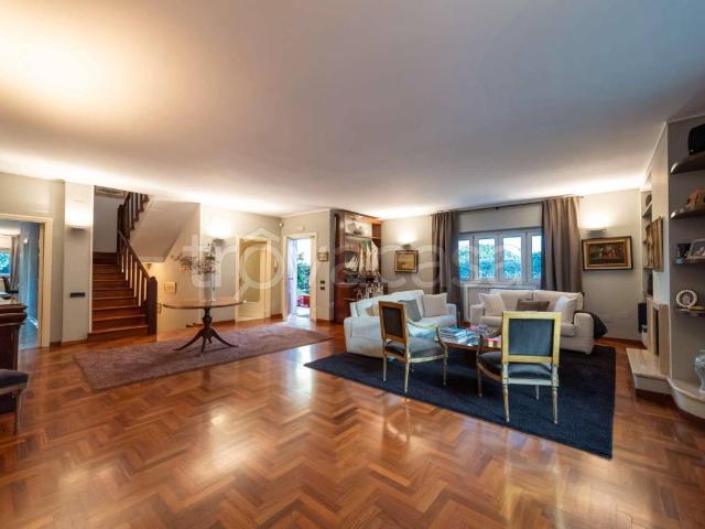 Villa Indipendente in affitto a Municipalità 1, Napola