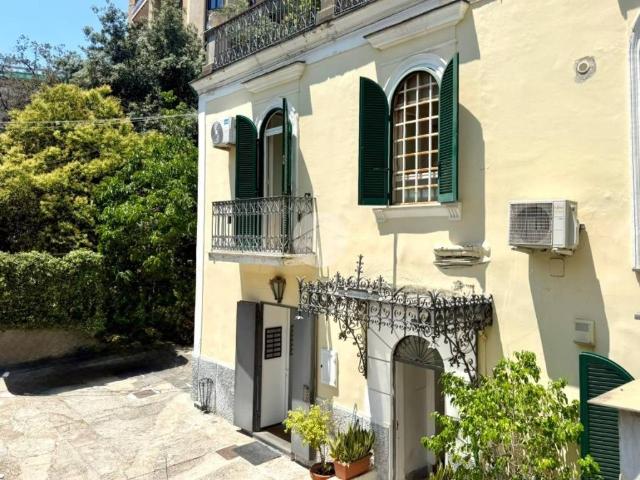 Villa Indipendente in affitto a Municipalità 1, Campania