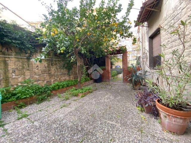 Villa Indipendente in affitto a Municipalità 4, Campania