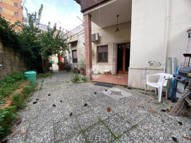 Villa Indipendente in affitto a Municipalità 4, Campania