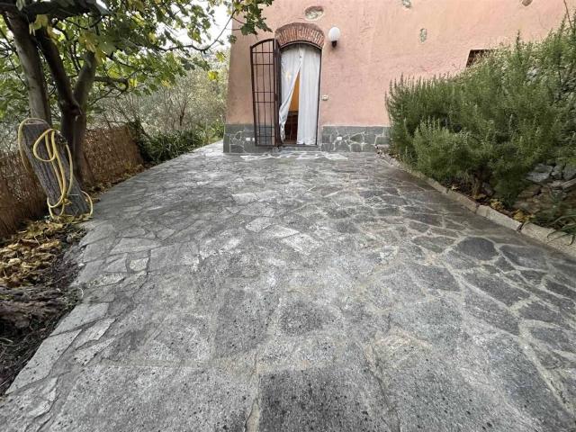 Villa Indipendente in affitto a Noli, Liguria