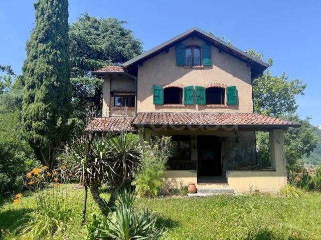 Villa Indipendente in affitto a Olgiate Molgora, Lombardia