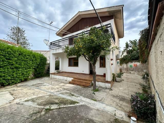 Villa Indipendente in affitto a Mondello, Palermo