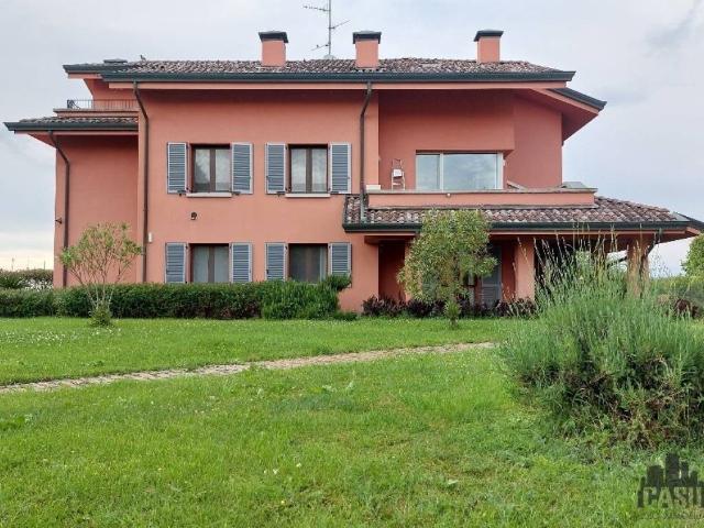 Villa Indipendente in affitto a Parma, Pizzolese