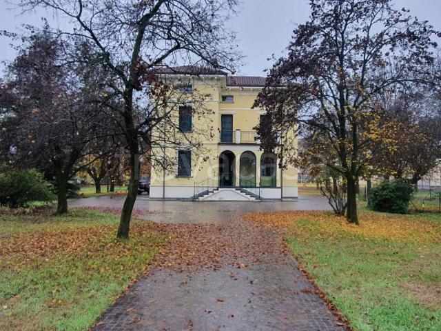 Villa Indipendente in affitto a Lubiana, Sorbolo