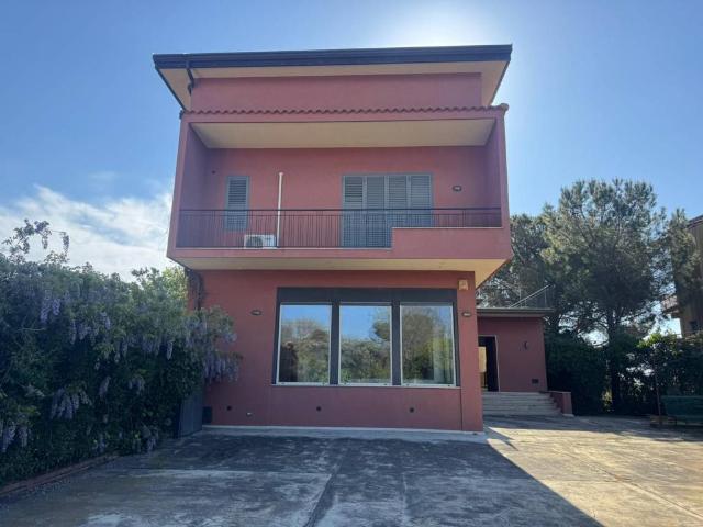 Villa Indipendente in affitto a Pedara, Sicilia
