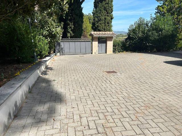 Villa Indipendente in affitto a Osteriaccia, Perugia