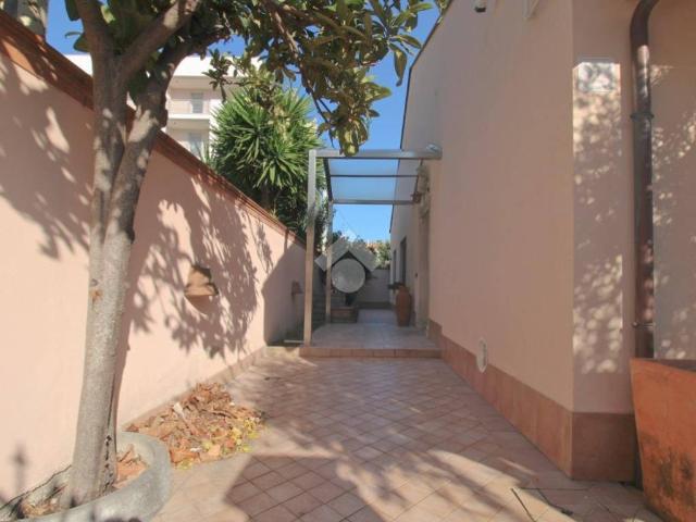 Villa Indipendente in affitto a Zanni, Pescara