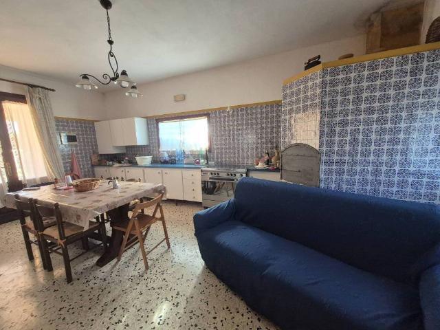 Villa Indipendente in affitto a Pulani, Petrosino