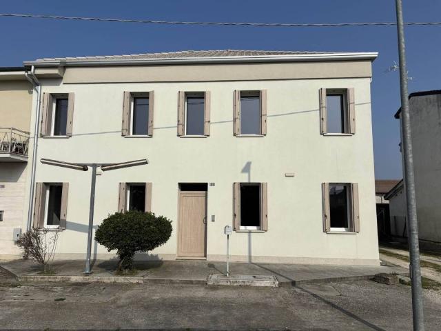 Villa Indipendente in affitto a Piacenza d'Adige, Padova