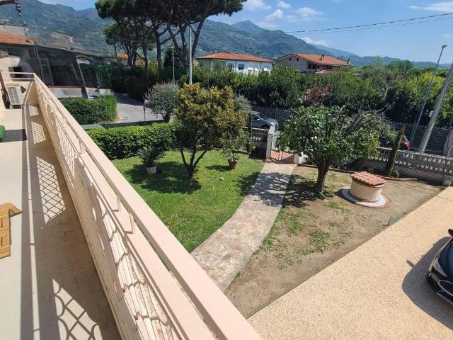 Villa Indipendente in affitto a Crociale, Tonfano