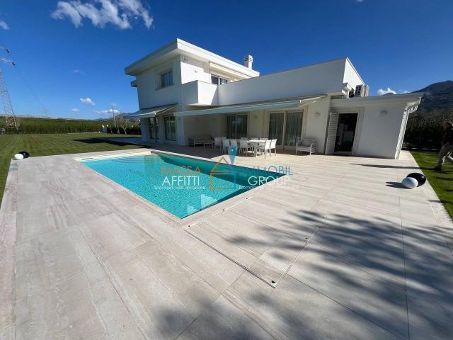 Villa Indipendente in affitto a Crociale, Tonfano