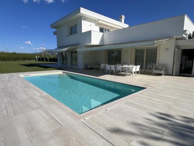 Villa Indipendente in affitto a Tonfano, Toscana