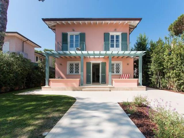 Villa Indipendente in affitto a Tonfano, Toscana